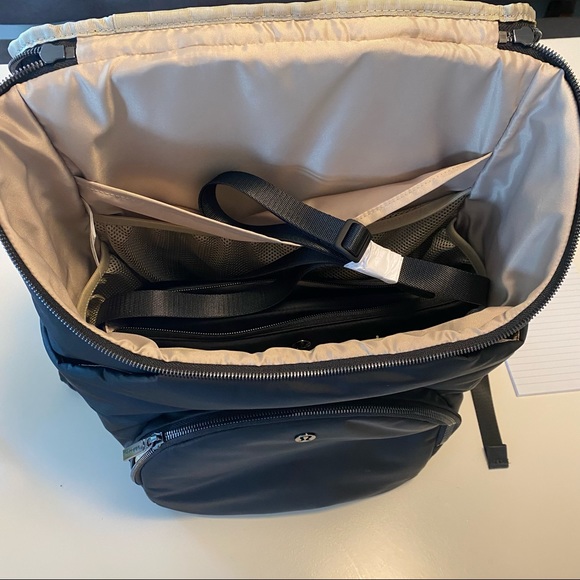 Lululemon New Parent Backpack 17L - Picture 9 of 9